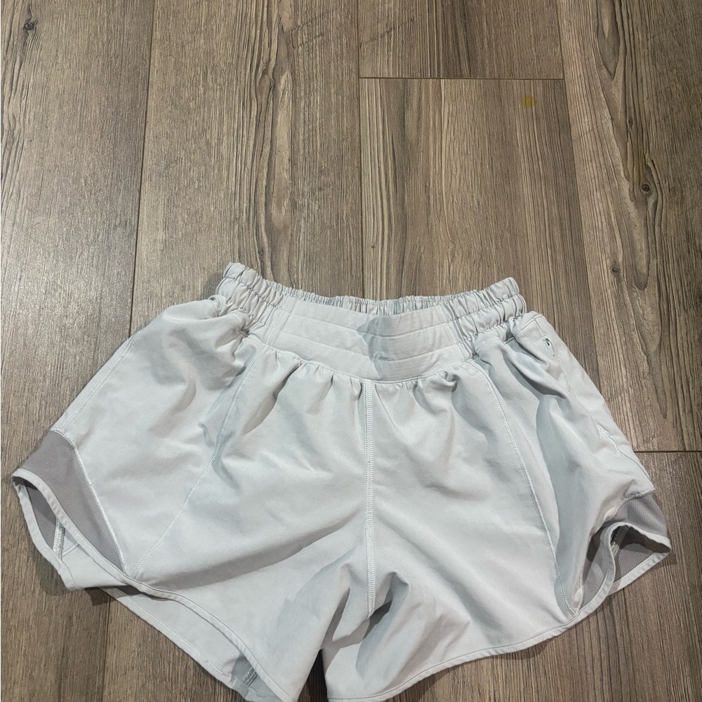 Lululemon hottie hot short 4” - Picture 3 of 3